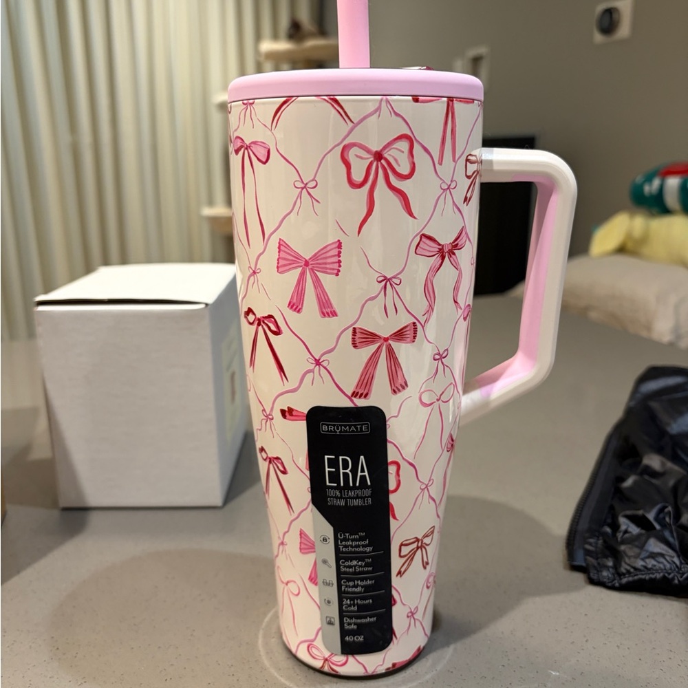 BNWT 40 oz Brumate Pink Ribbons Bows Tumbler